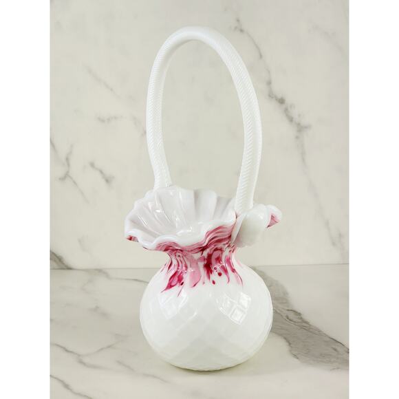 Vase Ruffled Rime w/ Face on Handle 11" Art Milk Glass Basket 80's White Pink - Picture 6 of 16
